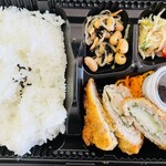 HuG KITCHEN - しそチーズロールとんかつ弁当