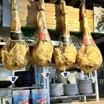 グスタヴォ 人形町店 - 生ハムたち