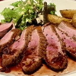 グスタヴォ 人形町店 - 仔鴨の赤ワインソース