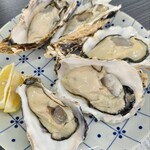 漁師直営牡蠣小屋 with 小さな釣り堀 - 