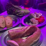 ネオン空間 韓国料理 チーズ 食べ放題 ソルチカ 梅田店 - 