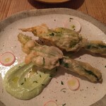 ハルクッチィ - 花ズッキーニとチーズのフリッター