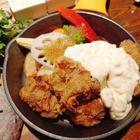 やさいの王様 銀座店 - 若鶏の唐揚げ自家製タルタルソース添え