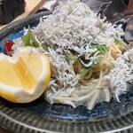 船橋ワイン食堂八十郎 - しらすのペペロンチーノ