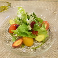 フランス料理 Fleurir - 2014.08 前菜、野菜サラダのように見えますが、、、