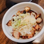 自家製麺 麺屋 利八 - ぶたごはん (400円)