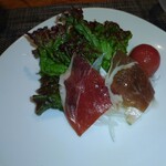 鉄板焼き ひつじの隠れ家 - 羊の生ハムサラダ
