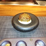 鉄板焼き ひつじの隠れ家 - ワカメ羊のハンバーグ　肉汁タップリ…できればここでパンを貰って余すこと無く、頂きたかった