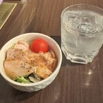 鳥勝 - お通しと焼酎