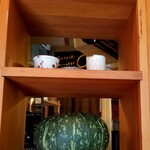 定食 美松 - 店内装飾。