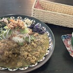 温 - カブのカレーとレモンキーマカレー