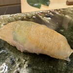 鮨桂太 - カワハギ（中に肝）