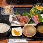 浜焼きダイニング和師 - 料理写真:和師 ＠西葛西 ランチ お刺身定食 税込1,078円 ご飯少な目でお願い これに選べるドリンクとデザートが付きます