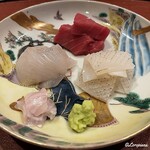 御料理 寺沢 - 本鮪の中トロ､星鰈､同 縁側､槍烏賊の炙り