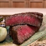 御料理 寺沢 - いわて牛のフィレ肉とグリーンアスパラの炭火焼