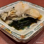 御料理 寺沢 - 三陸産の超特大サイズの蒸し牡蠣に新若芽