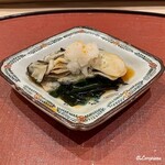 御料理 寺沢 - 三陸産の超特大サイズの蒸し牡蠣に新若芽