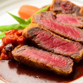 上質なお肉をリーズナブルに心ゆくまで堪能。多彩なお酒と一緒に