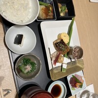 丸の内一丁目 しち十二候 - 