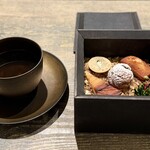 レヴォ - 飲み物、茶菓子