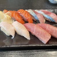 鮨 福原 - サーモン　しめ鯖　えんがわ　中トロ