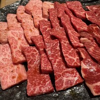 近江うし 焼肉 にくTATSU 青山本店 - 