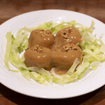 中国飯店 麗晶 - 香ばしい胡桃とマヨネーズが絡み特別な味わいに 麗晶 オリジナル料理「大海老の胡桃マヨネーズソース」