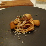 クッチーナ イタリアーナ ガッルーラ - 知多牛と冬瓜の赤ワインラグー、卵白を練りこんだ自家製ロングパスタで
      
       