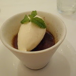 クッチーナ イタリアーナ ガッルーラ - エスプレッソのカタラーナ、愛知牧場のミルクのジェラート添え