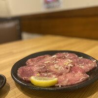 ホルモン焼肉 富や 栄店 - 