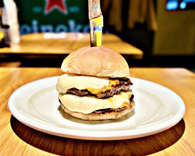 sale:ハンバーガーショップ THE CHEATDAY SAPPORO （ザ チートデイ 札幌） - 狸小路