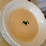 オザミ・デ・ヴァン 本店 - ランチコース最初のスープ。