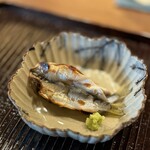 鎌倉 北じま - 日干しされた鮎を炭火焼き