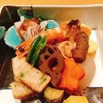 霞庭 まつばら - 【八寸】１０種類以上が綺麗に盛り付けられています。ふっくらと焼けた銀鱈西京焼きがいつにもまして美味！