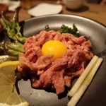 焼肉レストラン ロインズ - ローストビーフユッケ