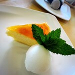 ジラソウ - チーズケーキとヨーグルトシャーベット