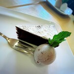 ジラソウ - チョコレートブラウニー＆バナナアイス