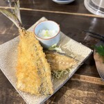 アキバの酒場 - アジフライハーフとほねせんべー