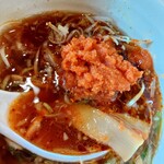 幸楽苑 - 辛いニンニク投下