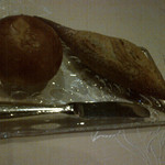 ラ・ベ - 右のライ麦パンが美味い