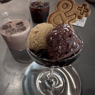 AND PLUS SHARE OFFICE+COFFEE_0