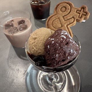 AND PLUS SHARE OFFICE+COFFEE_1