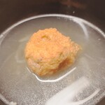 鮨しゅんじ - しゅんじのおでん:ヒラメと蛤の真丈/新玉ねぎ