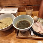 麺屋鈴春 - つけ200ｇ　にぼし油