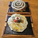 AT THE 21 - 手前がモダン焼き(ブタ・そば入り)1600円