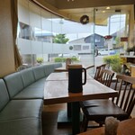 AT THE 21 - テーブル席