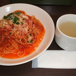 レストラン ＡＭＩ - パスタアラビアータ（スープ付）