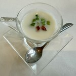 299965209 - 蕪のポタージュ　桜海老と胡麻のクロカンテ