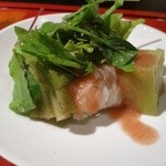 青山きいろ - ［夜コース］止肴は鱧の湯引きサラダ仕立て。レアな鱧のプリッとした食感が素敵です。