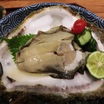 割烹 恵比寿 - 岩牡蠣。２２００円。と～ってもクリーミィ。何も付けずともスダチだけでも十分に美味しい♡ポン酢は殆ど使わず。
